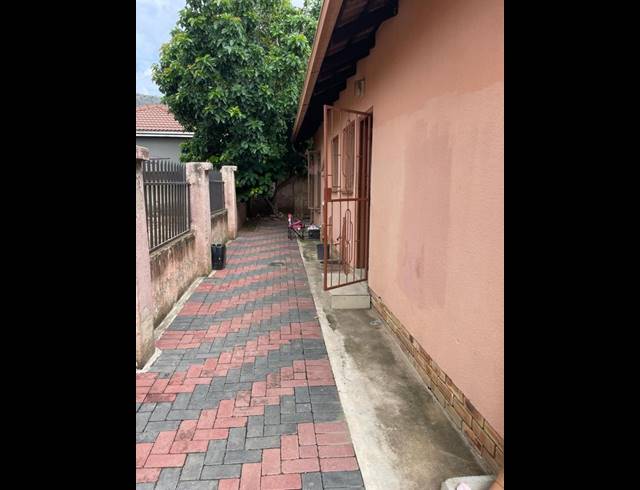 3 BEDROOM HOUSE FOR SALE IN TLHABANE WEST